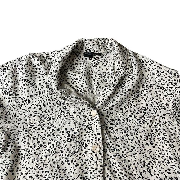 Volcom Girls Shirt Medium 8-10 Ivory Animal Print Button Up Short Sleeves - Picture 2 of 6